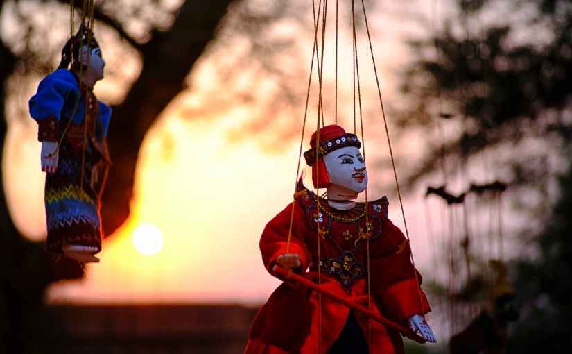 Schnüre und Scheren