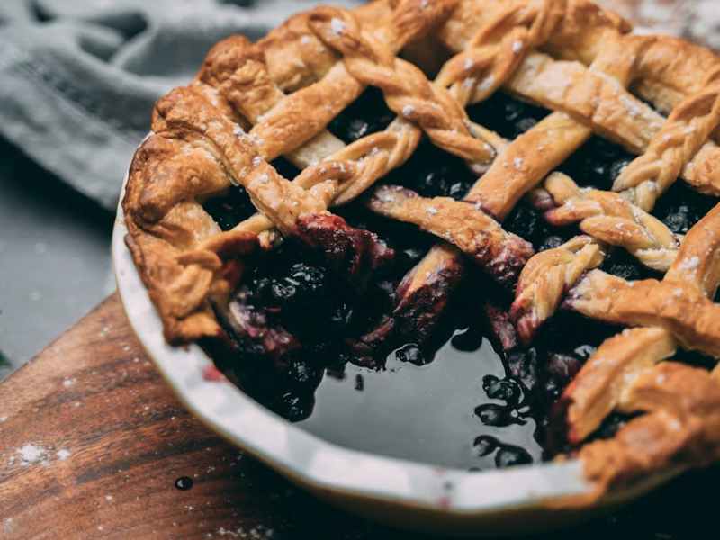 Küche voller Kirschkuchen